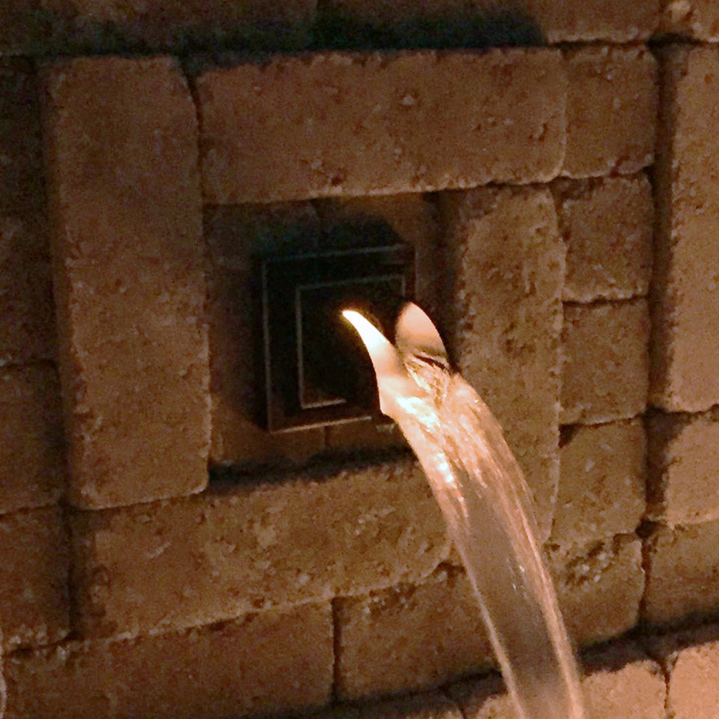 WARM WHITE SPOUT LIGHT - 2 WATT
